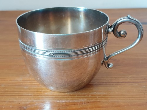 Belle tasse ancienne métal - belle,