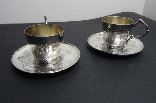 Paire tasses sous - de,